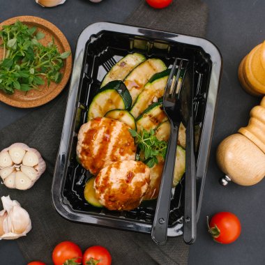 Kabak et Beşamel sos ile 