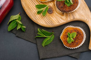 Kızılcık suyu ile yulaf ezmesi muffin