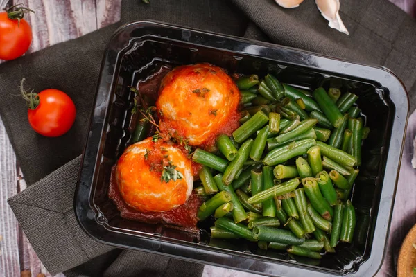 lezzetli köfte ve yeşil fasulye yakından görmek 
