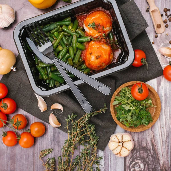 lezzetli köfte ve yeşil fasulye yakından görmek 