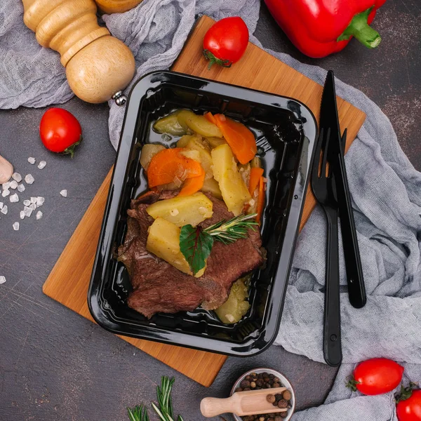 Närbild Stuvade Grönsaker Och Fläskkött — Stockfoto