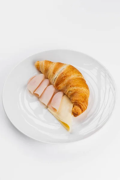 Croissants Grelhados Com Salmão Croissant — Fotografia de Stock