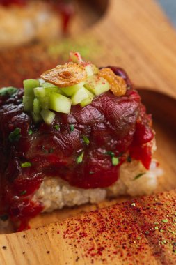 Pancar ve soğanlı salata. 