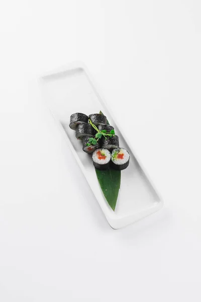 Sabrosos Rollos Sushi Sobre Fondo Blanco Comida Japonesa — Foto de Stock