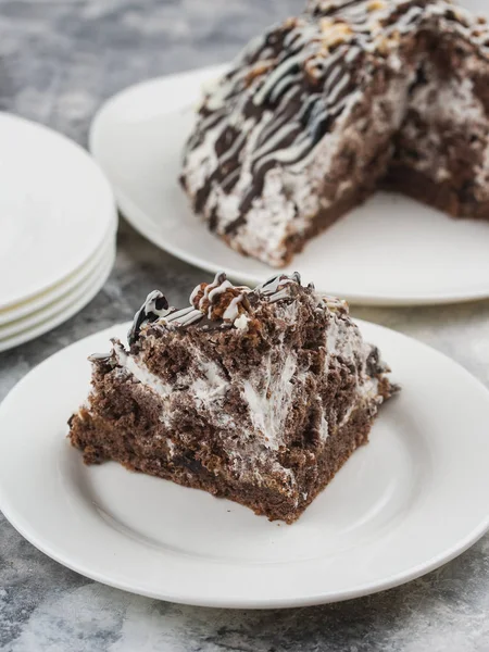 Pedazo Pastel Chocolate Plato Blanco — Foto de Stock