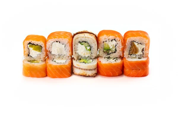 Deliciosos Rollos Sushi Con Diferentes Ingredientes Sobre Fondo Blanco —  Fotos de Stock