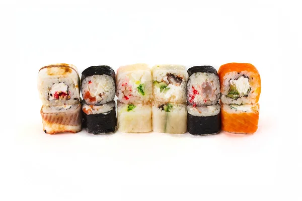 Rotoli Sushi Maki Freschi Deliziosi Sfondo Bianco — Foto Stock