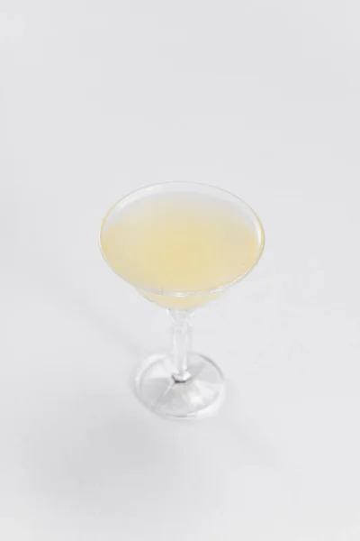 Witte Dame Cocktail Gemaakt Met Gesmolten Ijs Citroensap — Stockfoto