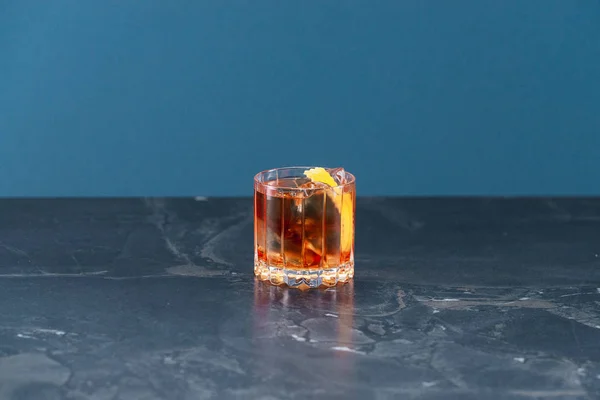 Heerlijke Oranje Kleur Cocktail Met Ijs Citroenschijfjes — Stockfoto