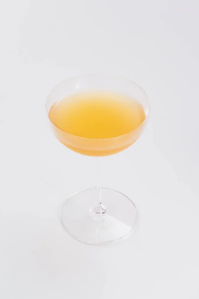 Närbild Färsk Gul Färg Cocktail Glas — Stockfoto