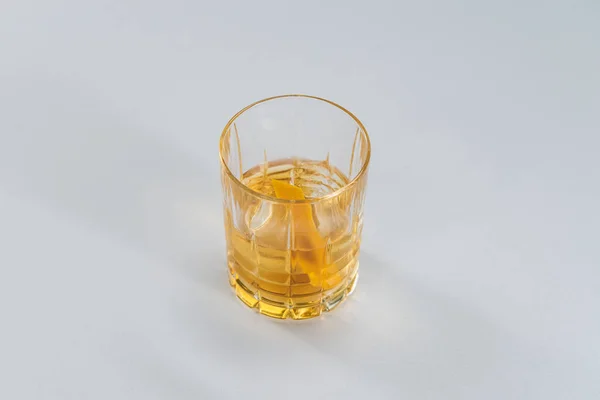 Yellow Color Whiskey Lemon Slice Ice — 스톡 사진