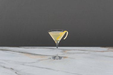 Limonlu martini. 