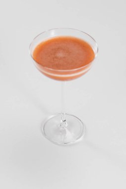 Kahverengi alkol kokteyli. 