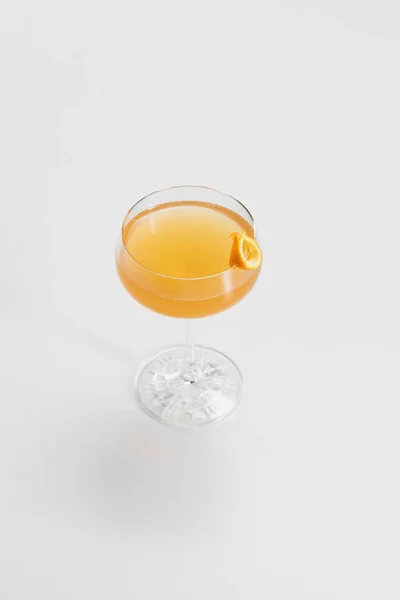 Cocktail Glas Med Apelsinskiva — Stockfoto