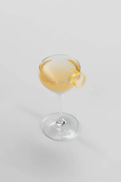 Glas Med Champagne Och Citronskiva — Stockfoto