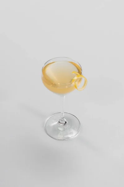 Glas Med Champagne Och Citronskiva — Stockfoto