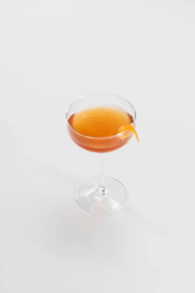 Copa Vino Con Rodaja Naranja — Foto de Stock