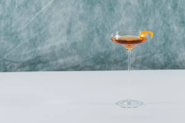 Glas Whisky Met Sinaasappelschijfje — Stockfoto