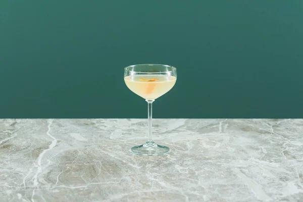 Cocktail Med Champagne Bordet — Stockfoto