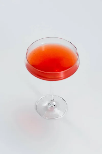 Kieliszek Czerwonego Koktajlu Alkoholowego — Zdjęcie stockowe