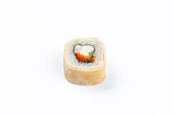 Sushi Rollo Con Pescado Arroz Blanco Queso Crema Aislado Sobre — Foto de Stock