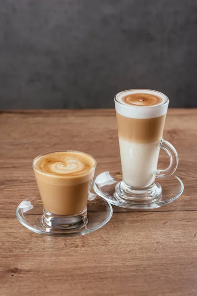 Cappuccino Üveg Csésze Hab Rusztikus Asztal Háttér — Stock Fotó