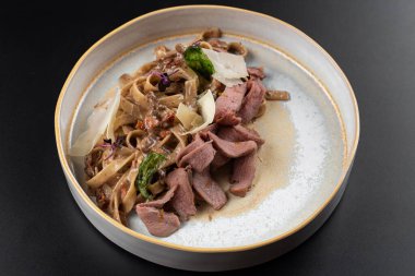 Kızarmış sığır eti fotoğrafı.