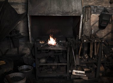Demirci ocağı demirci işlerinin en önemli özelliklerinden biridir..