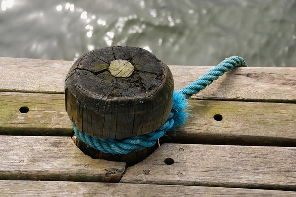 Detail of the anchor rope in the cananeia port