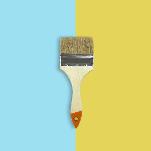 sarı-mavi arkaplanda fırça