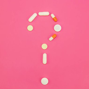 Soru işareti çeşitli şekillerde haplardan oluşmuş.