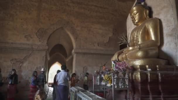 Bagan Dhammayangyi Огромный Храм Пирамиды Бирма Мьянма Будда Статуя Людей — стоковое видео