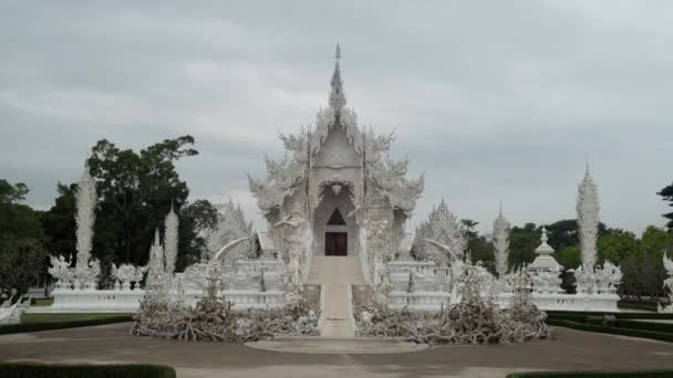 Chiang Rai Thailand Wat Rong Khun Weißer Tempel Morgensonnenaufgang Zeitraffer — Stockvideo