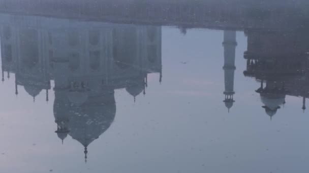 Taj Mahal Αντανάκλαση Από Yamuna Ποταμού Πρωί Ανατολή Λυκόφως Σούρουπο — Αρχείο Βίντεο