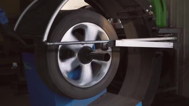 Car Wheel Balancing Tire Service — Stock Video