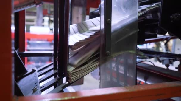 印刷厂的报纸印刷工艺 — 图库视频影像