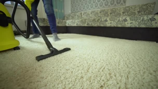 Vacuum Cleaner Cleans Carpet Man Cleaning Company Works Vacuuming Carpet — Stock Video