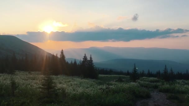 Sonnenuntergang Den Bergen Goldene Stunde Sonnenuntergang Farben Epischen Ruhm Inspiration — Stockvideo