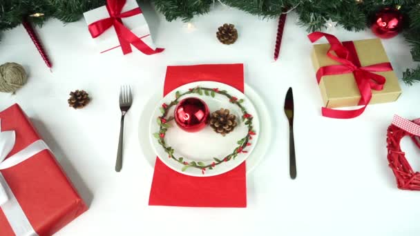 Mesa Navidad Plato Vacío Regalos — Vídeos de Stock