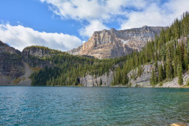 Mısır Gölü 'nün yüzeyi, Alberta, Kanada
