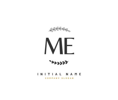 M E Me Beauty vektör ilk logosu, ilk imzadan oluşan el yazısı logosu, düğün, moda, mücevher, butik, çiçek ve botanik, herhangi bir şirket veya işletme için yaratıcı şablona sahip..