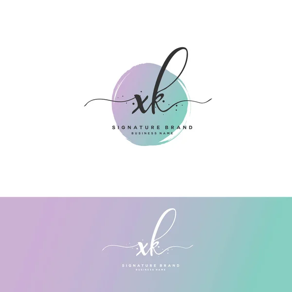 X K XK Letra inicial con letra y logotipo de firma. Un concepto de escritura a mano logotipo inicial con elemento de plantilla . — Vector de stock
