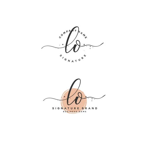 L O LO Initial letter handwriting and signature logo. A concept handwriting initial logo with template element. — Stock Vector