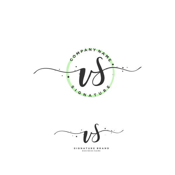 V S VS Logo iniziale della lettera e della firma. Un concetto calligrafia logo iniziale con elemento modello . — Vettoriale Stock