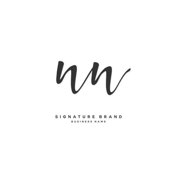 N NN letra inicial caligrafia e assinatura logotipo conceito design — Vetor de Stock