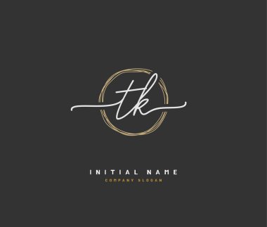 T K Tk Güzellik Vektörü ilk logosu, imzalı el yazısı logosu, düğün, moda, mücevher, butik, çiçek ve botanik, herhangi bir şirket veya işletme için yaratıcı şablona sahip..