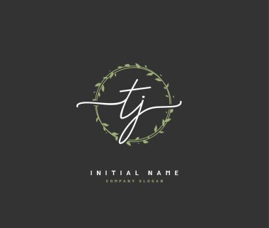 T J Tj Beauty vektör ilk logosu, ilk imzadan oluşan el yazısı logosu, düğün, moda, mücevher, butik, çiçek ve botanik, herhangi bir şirket veya işletme için yaratıcı şablona sahip..