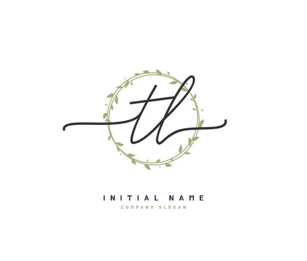 T L TI Güzellik Vektörü ilk logosu, ilk imzadan oluşan el yazısı logosu, düğün, moda, mücevher, butik, çiçek ve botanik, herhangi bir şirket veya işletme için yaratıcı şablona sahip..