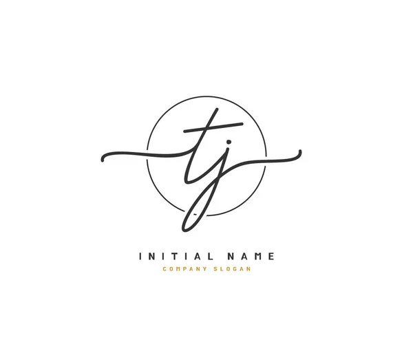 T J Tj Beauty vektör ilk logosu, ilk imzadan oluşan el yazısı logosu, düğün, moda, mücevher, butik, çiçek ve botanik, herhangi bir şirket veya işletme için yaratıcı şablona sahip..