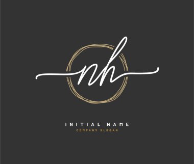 İlk imzadan oluşan el yazısı logosu, düğün, moda, mücevher, butik, çiçek ve botanik. Herhangi bir şirket veya işletme için yaratıcı şablona sahip..